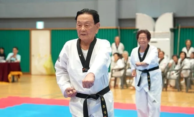 “101세 품새 시연”…한종상, 실버태권도 페스티벌→기립박수 / 연합뉴스