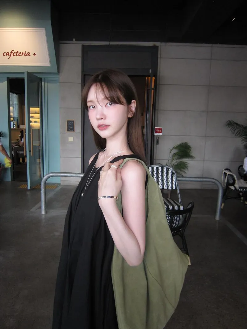 “머문 시선 가득 담아”…수스, 여름 저녁→고요한 존재감 / 가수, 유튜버 수스 인스타그램