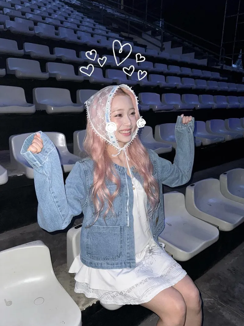 “Seneng banget 콘서트였어요”…스테이씨 수민, 설렘 가득 미소→자카르타 밤 감성 폭발 / 걸그룹 스테이씨 수민 인스타그램