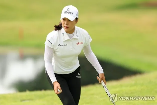 “2언더파 합작”…윤이나·박성현, 다우 챔피언십 3R 상위권→첫 동반 톱10 도전 / 연합뉴스