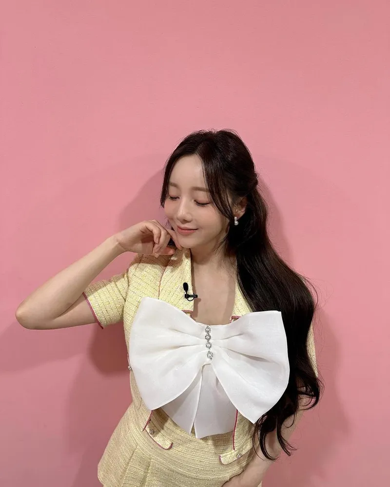 “일요일 저녁은 복면가왕과 함께”…케이, 따스한 눈빛→감성 충만 셀카 / 걸그룹 러블리즈 케이 김지연 인스타그램