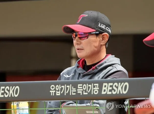 “주전 복귀 경계령”…LG 염경엽, 오지환·함덕주 1군 복귀→팀 내 긴장감 유지 / 연합뉴스