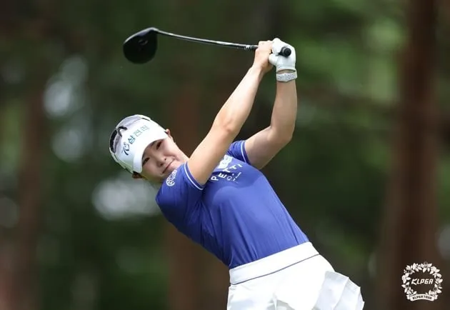 “54홀 최저타 타이”…고지우, KLPGA 용평 오픈 와이어 투 와이어→시즌 첫 승 / 연합뉴스
