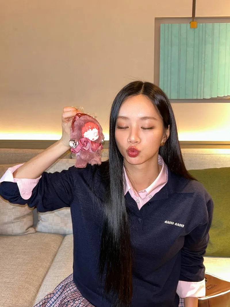 “상하이에서의 여운”…혜리, 해맑은 표정→몽환적 분위기 / 걸그룹 걸스데이 혜리 인스타그램