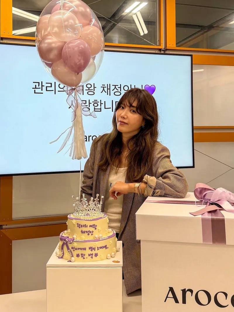 “Vibe 넘쳤던 한 주였죠”…채정안, 여운 담긴 미소→감동 선물 인증 / 배우 채정안 인스타그램