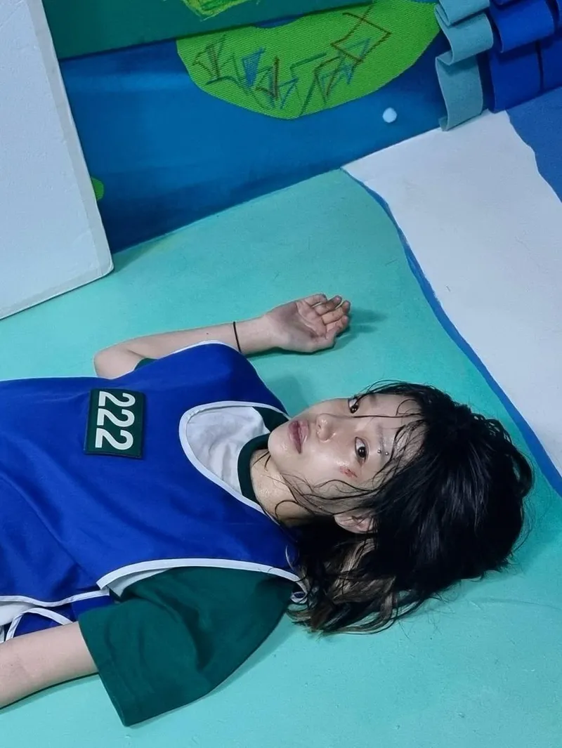 “빈틈에서 쉬어가는 순간”…조유리, 땀 내음 속 청춘→222번의 여운