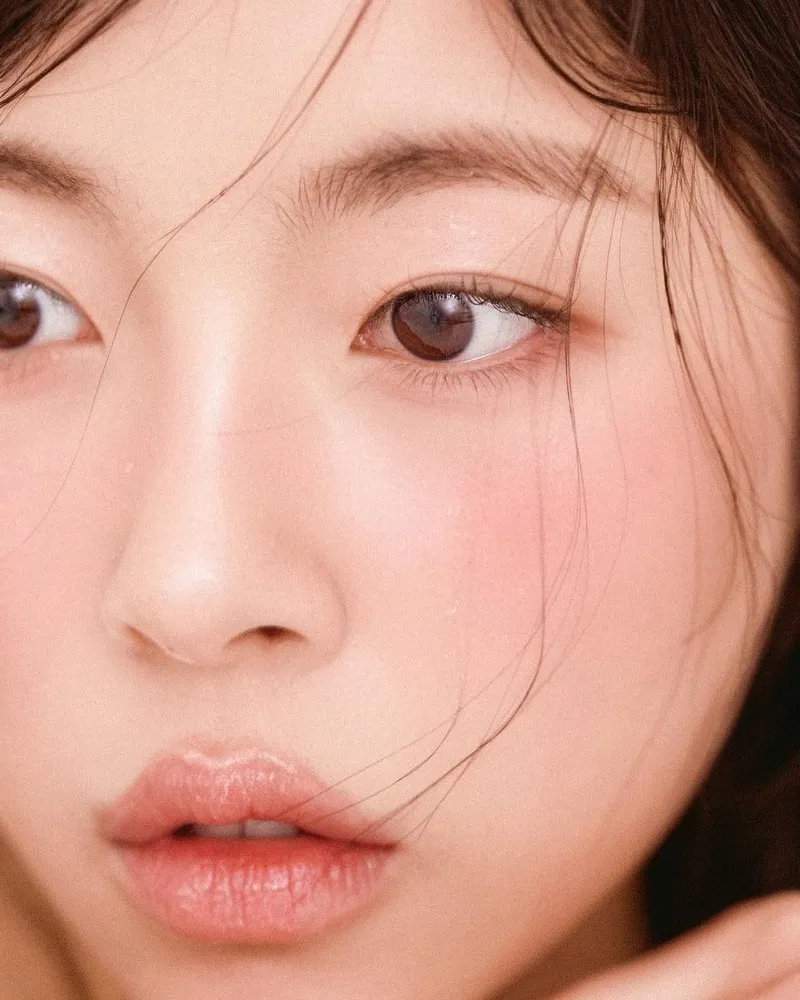 “순간의 미묘함처럼”…민도희, 투명한 시선→서정적 감성 폭발 / 배우,가수 민도희 인스타그램