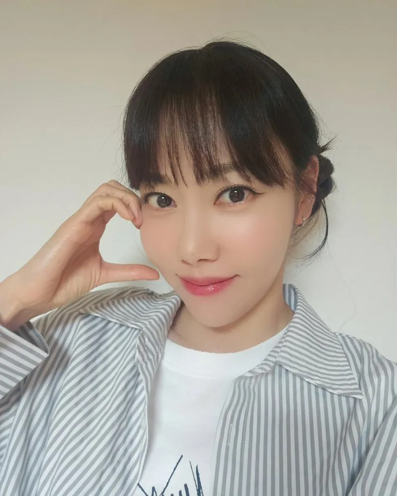 “샛별처럼 빛나는 아침”…여은, 미소 담은 셀카→초여름 무드 / 가수 여은 인스타그램