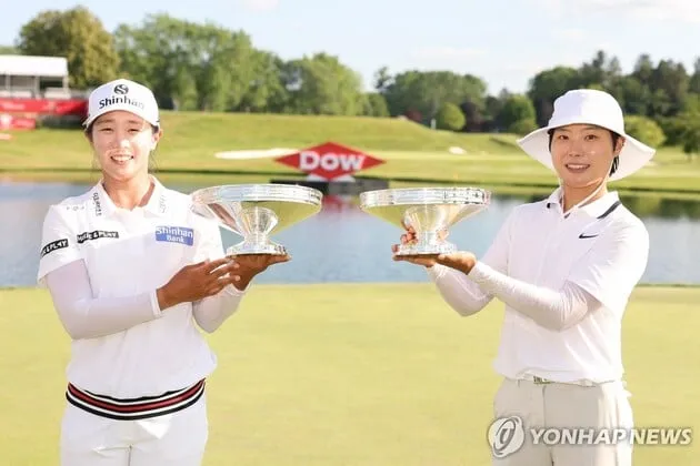 “연장 버디 작렬”…임진희·이소미, 다우 챔피언십→LPGA 첫 동반 우승 / 연합뉴스