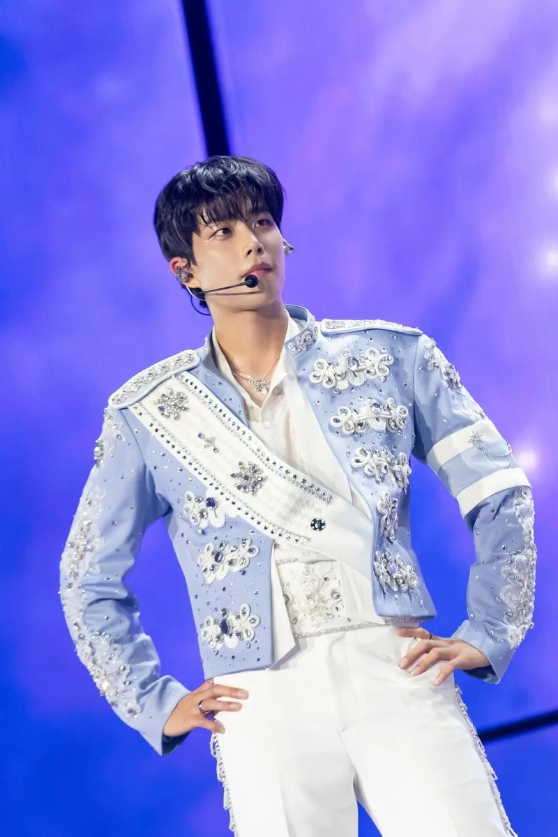 “9년의 청춘을 담아냈다”…아스트로, ‘Stargraphy’ 일본 돔 무대→팬들과 벅찬 재회 / 판타지오