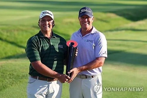 “역대급 장타 퍼레이드”…포트기터, 로켓 클래식 연장전→PGA 최연소 우승 주인공 / 연합뉴스