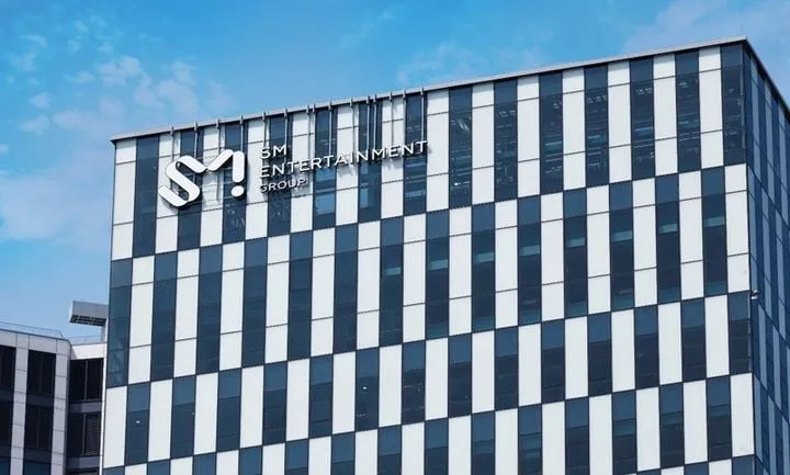 “K팝 ESG의 미래”…SM엔터테인먼트, ‘지속가능 보고서’로 사회 책임 강화→문화 헤리티지 다진다