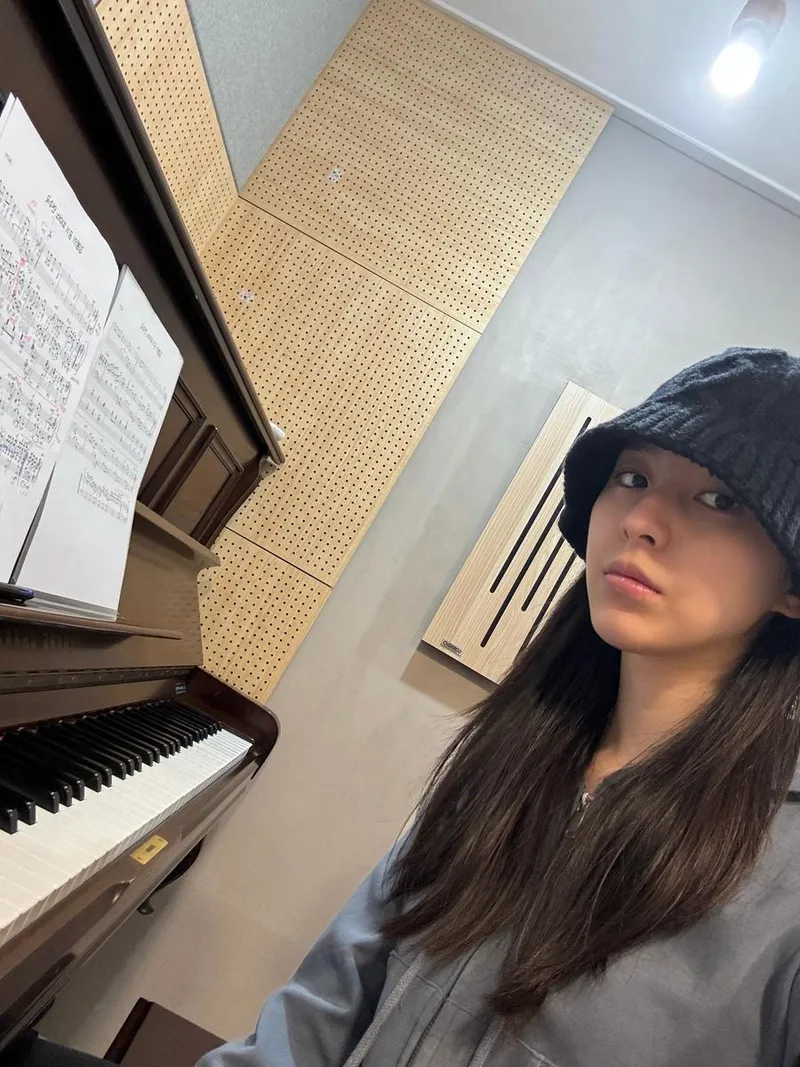 “턱없이 부족하지만 봄이가 되기 위해”…박지후, 진지한 몰입→연습실의 고요 / 배우 박지후 인스타그램