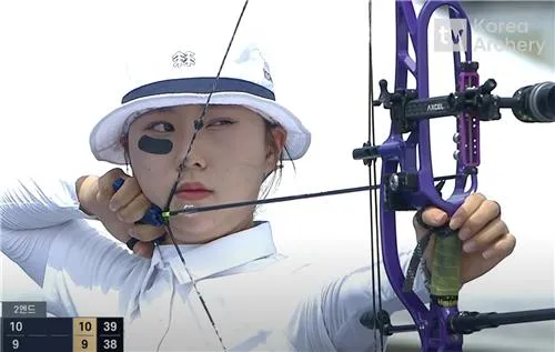“세계 2위 제압”…심수인, 깁슨과 컴파운드 이벤트매치→1점 차 승리 / 연합뉴스