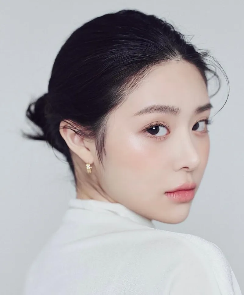 “고요 속의 작별 인사”…백송민, 담백한 시선→성숙한 출발 / 모델 백송민 인스타그램