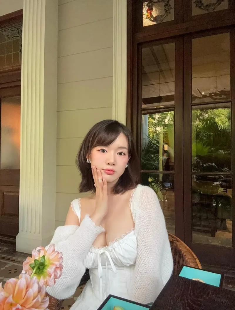 “소수의 평행선처럼”…김진아, 고요한 여름 저녁→내면을 담은 시선 / 너의 연애 출연자 김진아 인스타그램