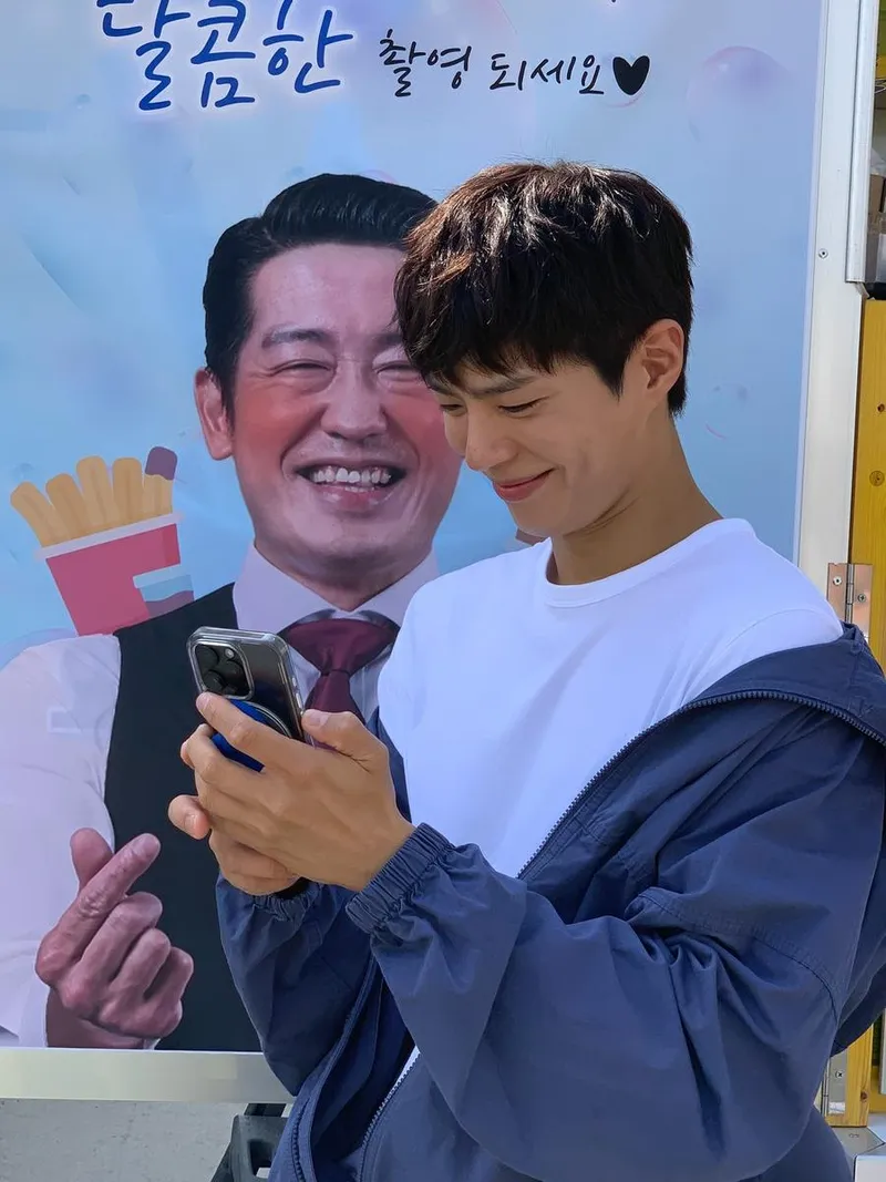 “내가 만식 사랑해요”…박보검, 환한 미소→초여름 설렘 한가득 / 배우 박보검 인스타그램
