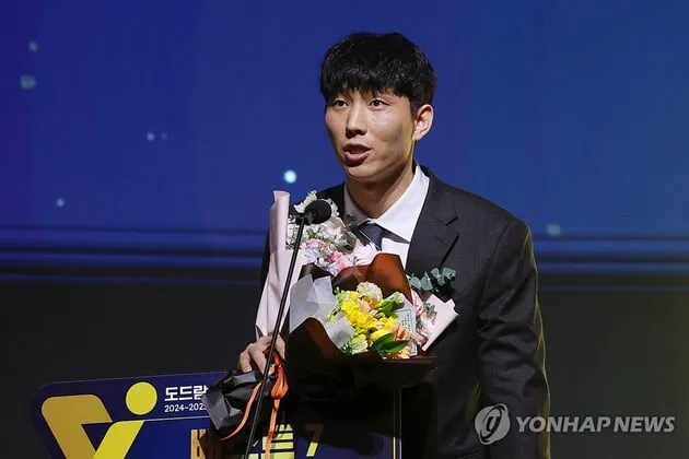 “12억원 연봉킹”…황택의, V리그 FA 재계약→배구 역대 최고액 기록 / 연합뉴스