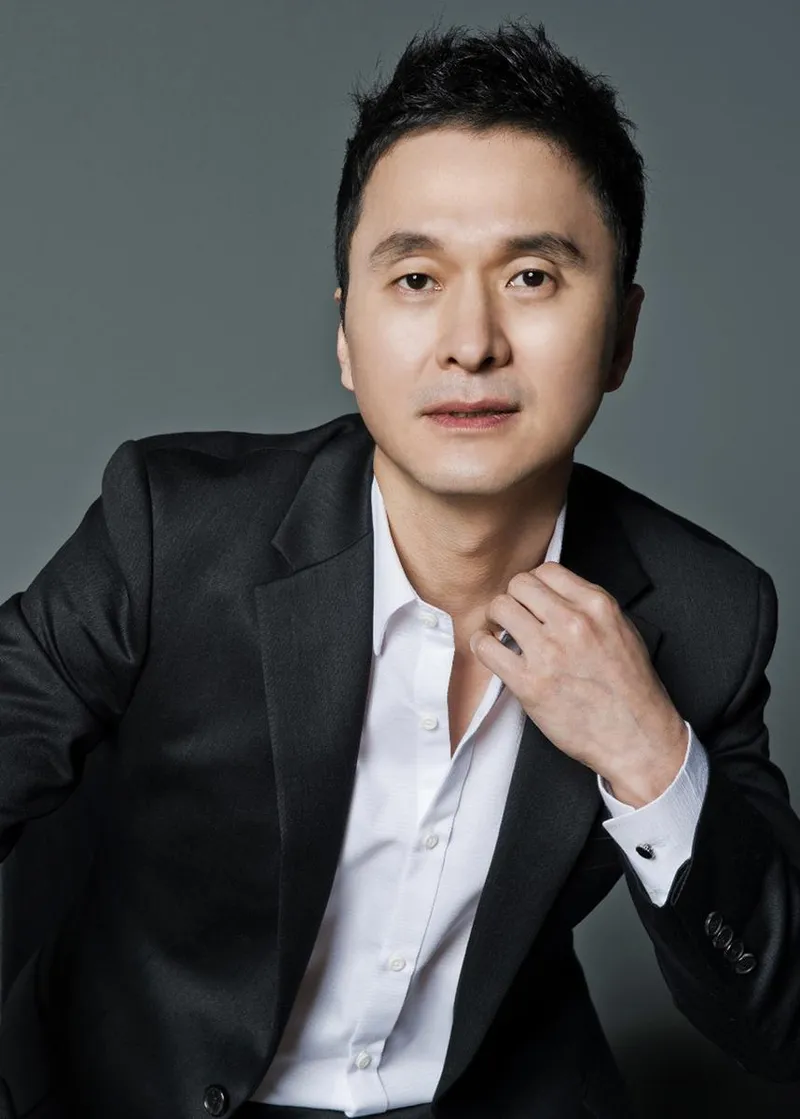 “만능 엔터테이너의 귀환”…장현성, 에일리언컴퍼니 전속계약→새로운 도약 예고 / 에일리언컴퍼니