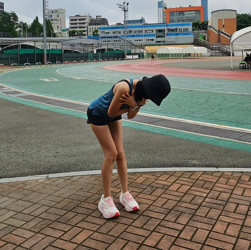 “함께 뛰어줄래요”…윤세아, 여름 러닝 트랙에서→유쾌한 땀방울 순간 / 배우 윤세아 인스타그램
