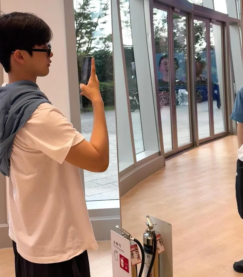“잔상 위에 포착된 순간”…안지호, 여름 오후→조용한 일상 감각 / 배우 안지호 인스타그램