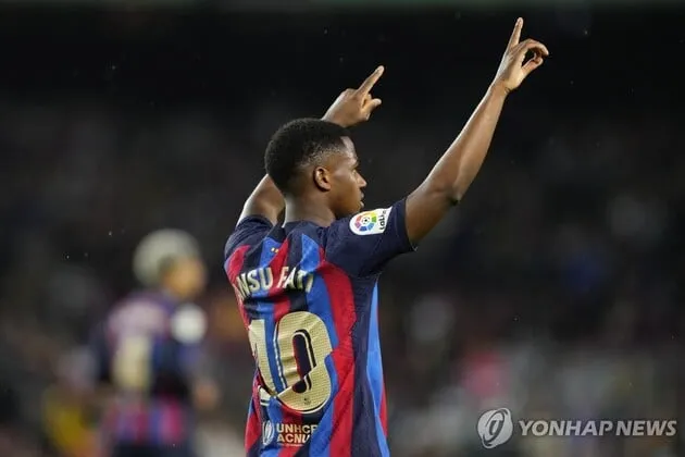 “재계약 후 임대 이적”…안수 파티, 바르셀로나 잔류 불발→AS모나코행 선택 / 연합뉴스
