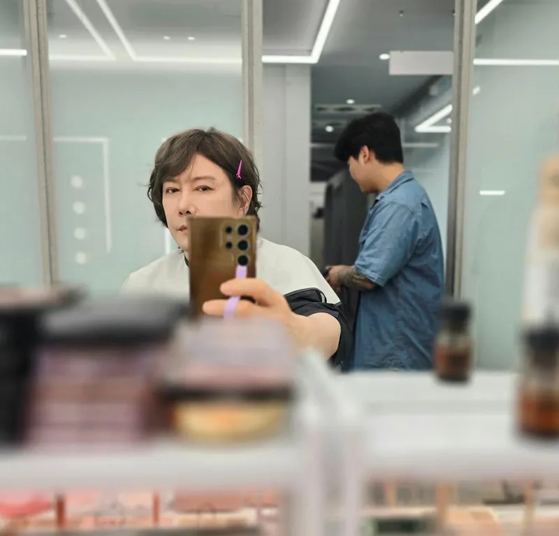 “색깔이름도 모를 설렘”…김장훈, 방송 대기실→변화 앞둔 시선 / 가수 김장훈 인스타그램