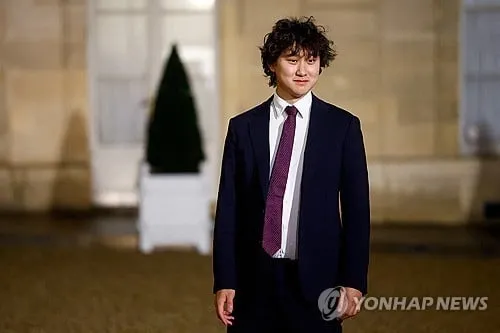AI 인재 연간 보상 100억 원대…빅테크 인력 쟁탈전 심화