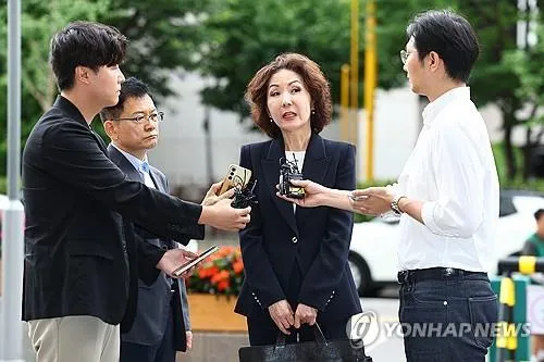 이진숙 교육부 장관 후보자 출근길 질의응답 / 연합뉴스