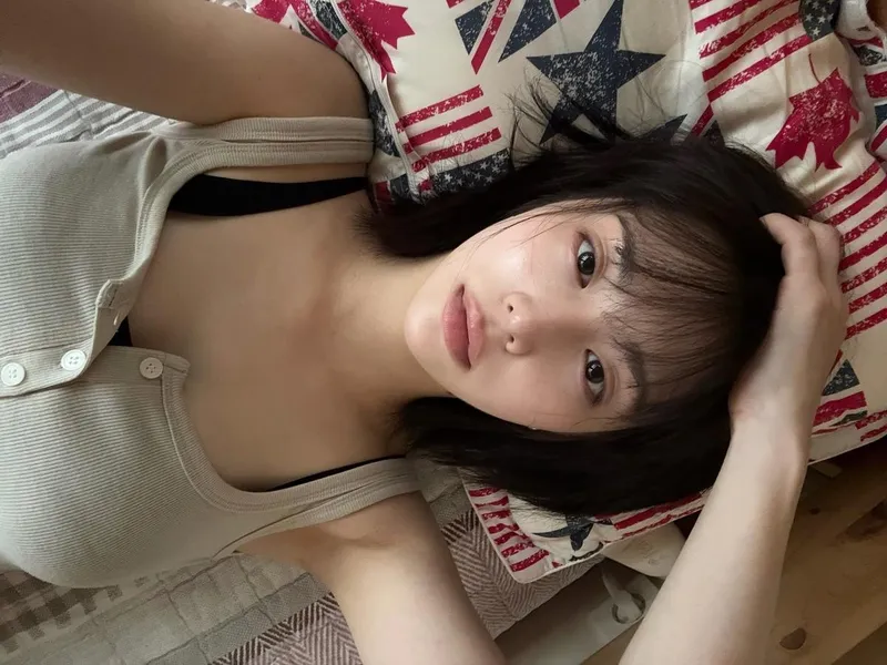 “지금 그대로도 충분했다”…백송민, 여름 밤의 고요→청초 미 감도는 셀카 / 모델 백송민 인스타그램
