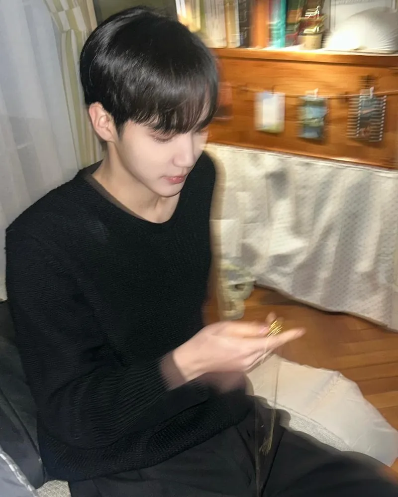 “마지막을 앞두고”…하유준, 흐릿한 눈빛→여운의 밤 인증 / 배우 하유준 인스타그램