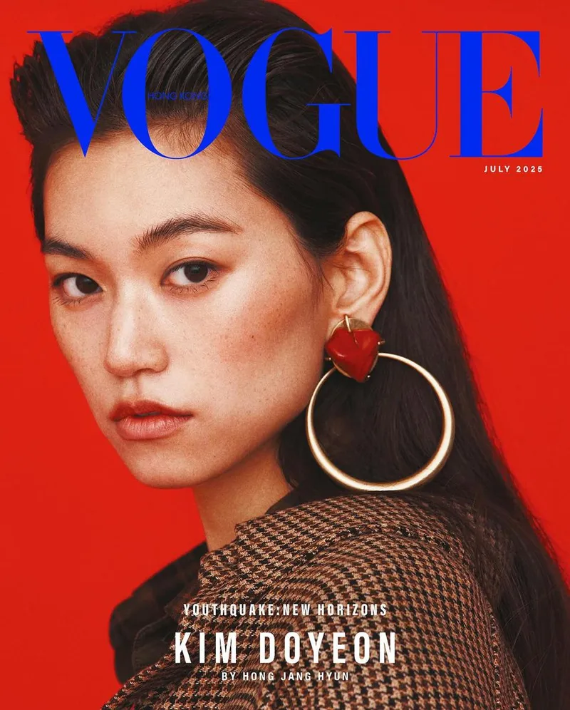 “강렬한 시선만으로 압도”…김도연, 레드 무드→화보 장인의 품격 / 걸그룹 위키미키 김도연 인스타그램