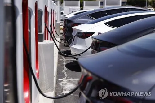 ‘테슬라’ 2분기 車인도량 13%↓…주가는 5% 반등