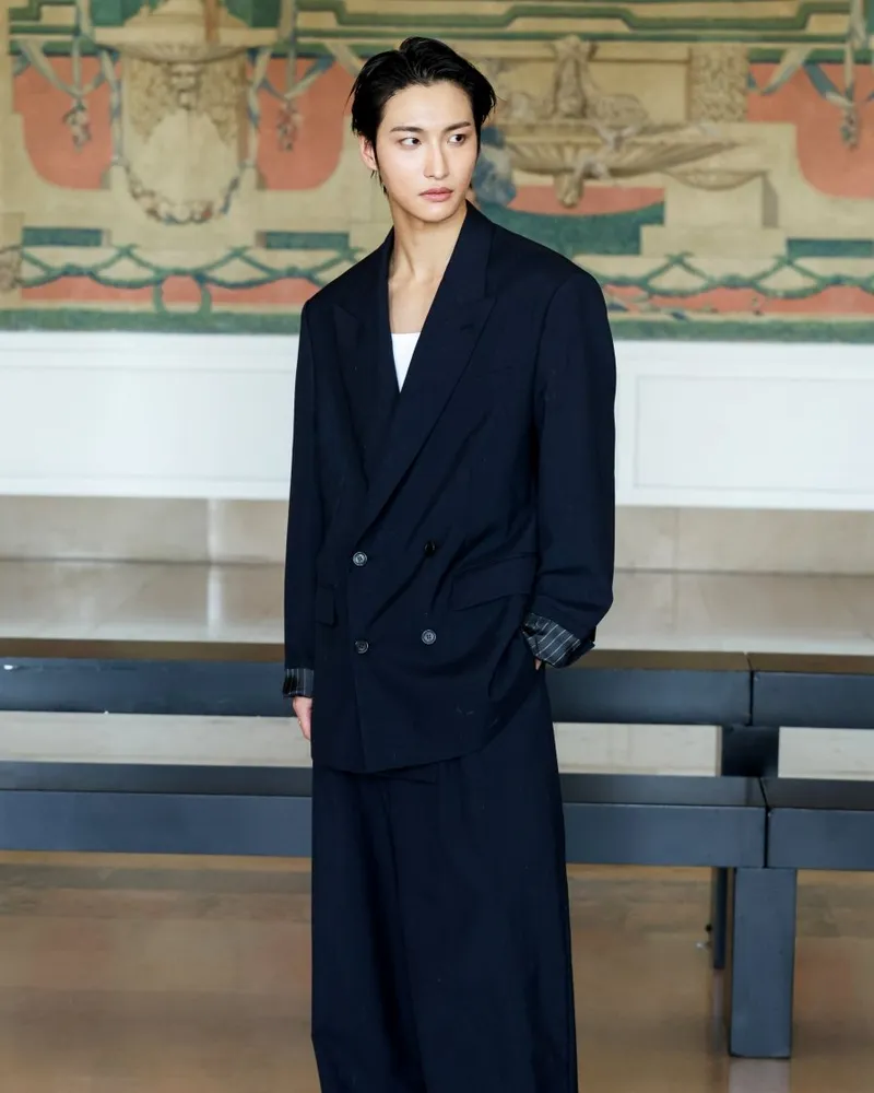 “파리 수놓은 존재감”…에이티즈 홍중·성화, ‘패션위크’서 월드클래스 위상→글로벌 눈도장 / 빌보드SNS