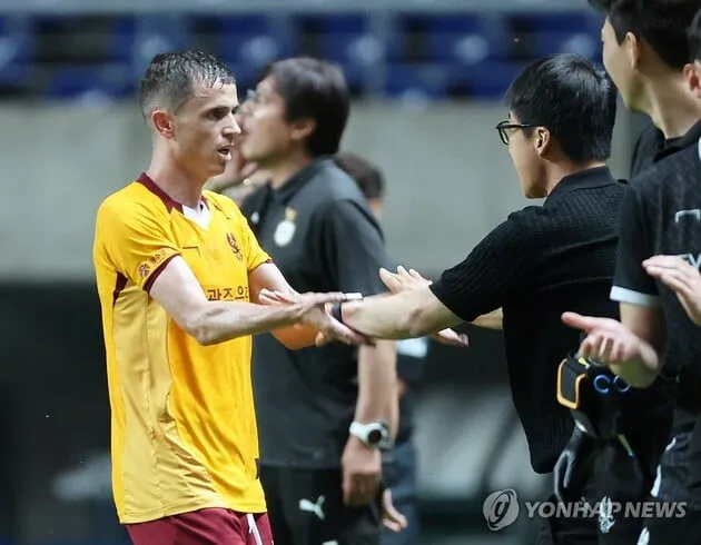 “아사니 지킨다”…이정효 감독, 코리아컵 우승 정조준→광주FC 결단 / 연합뉴스