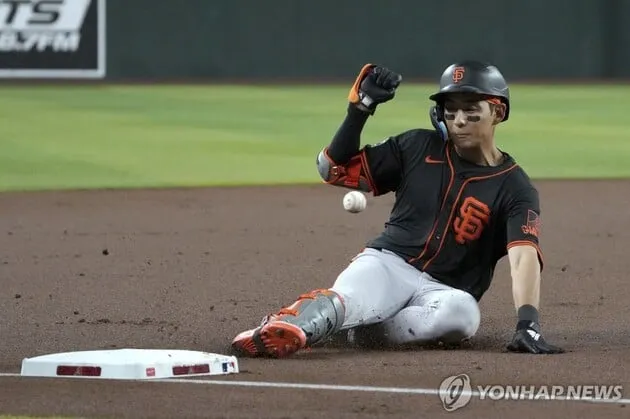 “3안타 맹타”…이정후, 애리조나전 멀티 히트→샌프란시스코 연장승 견인 / 연합뉴스