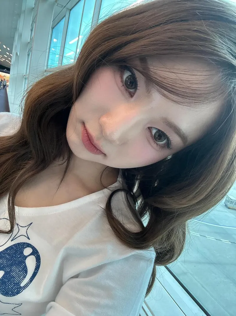 “7월23일 컴백입니다”…아이사, 순수한 설렘→여름 빛 셀카 / 스테이씨 아이사 인스타그램