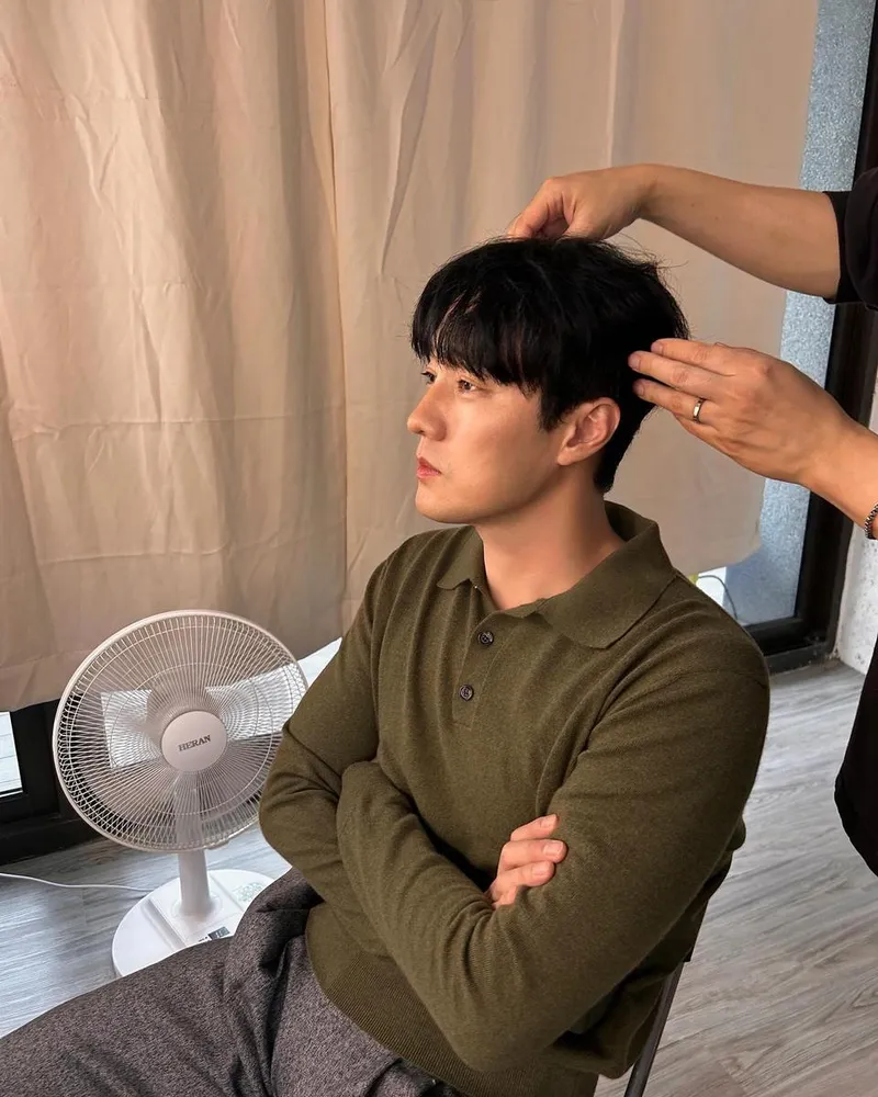 “날이 좋아서 기분이가 좋아서”…소지섭, 맑은 오후→차분한 대기실 순간 / 배우 소지섭 인스타그램